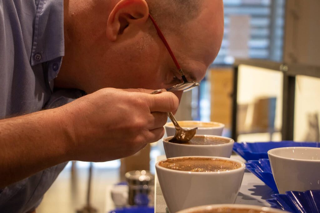 Laurent Baysse - cupping cupping de Laurent Baysse Brûlerie du Cantin
